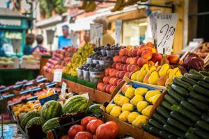 I mercati settimanali del Lago di Garda | Weekly Markets around Garda Lake